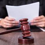 Asistenta medicală care a vrut să mituiască doi polițiști- condamnată definitiv