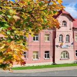 Şcoala din Aninoasa rămâne un arbore al vieţii, cu un IERI – remarcabil, cu un AZI – aflat sub zodia înnoirii şi un MÂINE – al nădejdii. 130 de ani de lumină și educație la Școala Gimnazială „Sfânta Varvara” din Aninoasa