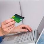 Bărbat din Petroșani, păgubit după ce și-a pus datele cardului pe internet