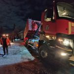 Mii de hunedoreni, încă fără energie electrică din cauza ninsorilor abundente. Autoritățile intervin în teren