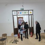 O școală de 100 de ani, renovată complet, a reprimit elevii în bănci