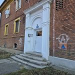 Cu beciuri pline de murături sau dejecții, unde ne adăpostim?