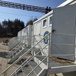 Trăiesc în containere și asta le ocupă tot timpul!