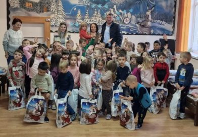 Cadouri de Moș Nicolae pentru copiii din municipiul Lupeni
